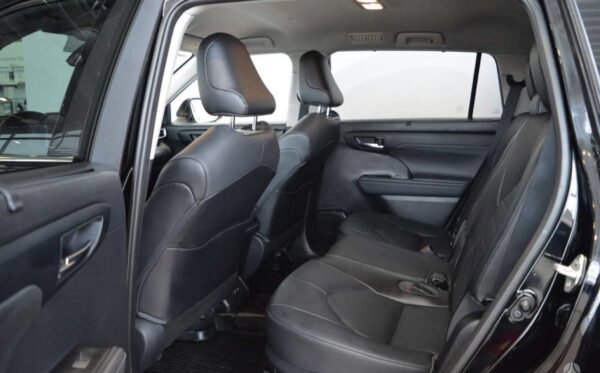 Toyota Highlander - Image 8