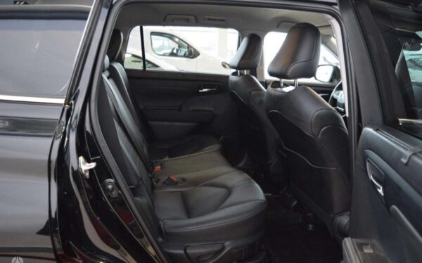 Toyota Highlander - Image 9