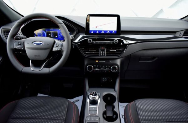 Ford Kuga — изображение 9