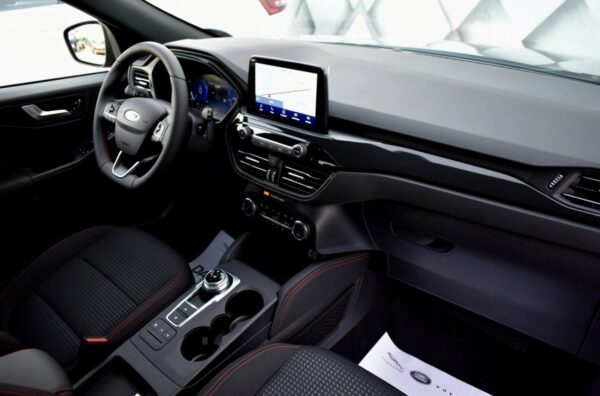Ford Kuga — изображение 10