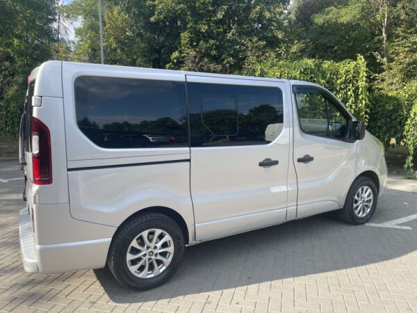 Renault Trafic - Image 10